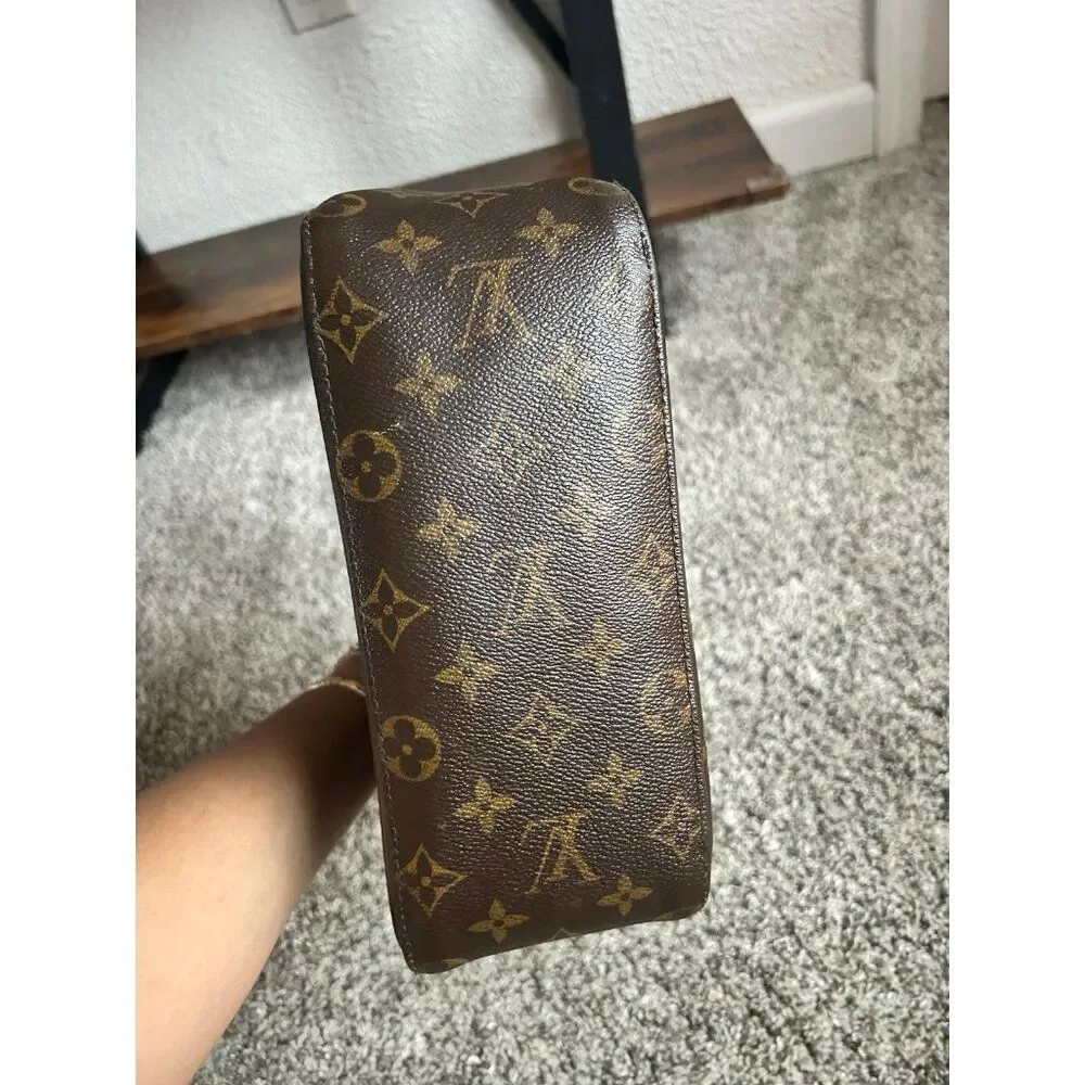 Auth. Louis Vuitton Square‎ Shaped Vintage Bag